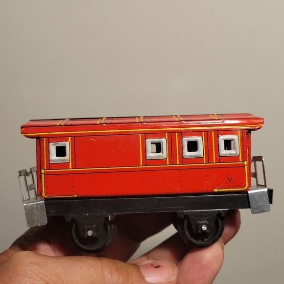 Vintage 2 Tin Litho Train Set  Red Caboose & Shell Tanker Car - Picture 9 of 10